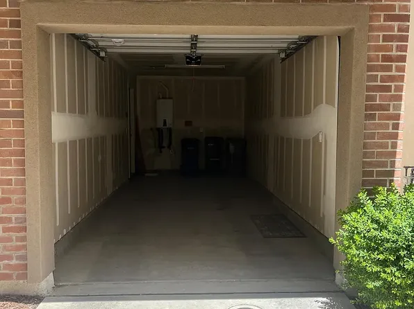 425 Lug Ln, Sacramento, CA 95818