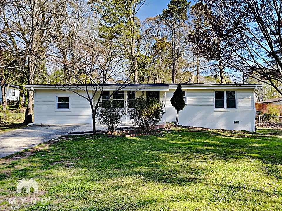 682 Milford Dr SW