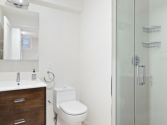 5th image of 582 2nd St APT 1L