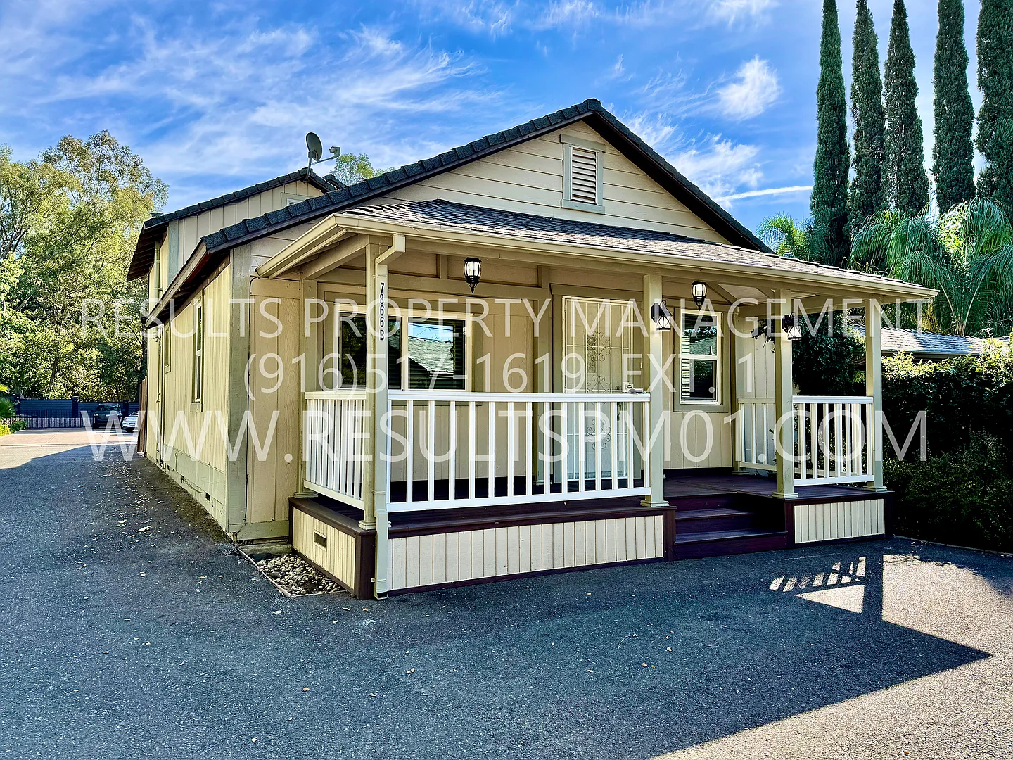7866 Mariposa Ave APT B photo 1