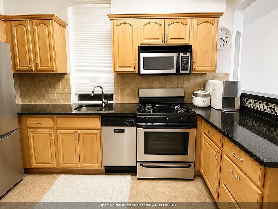 1st image of 395 2nd St #302