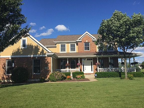 Front w/Huge Wrapped Porch