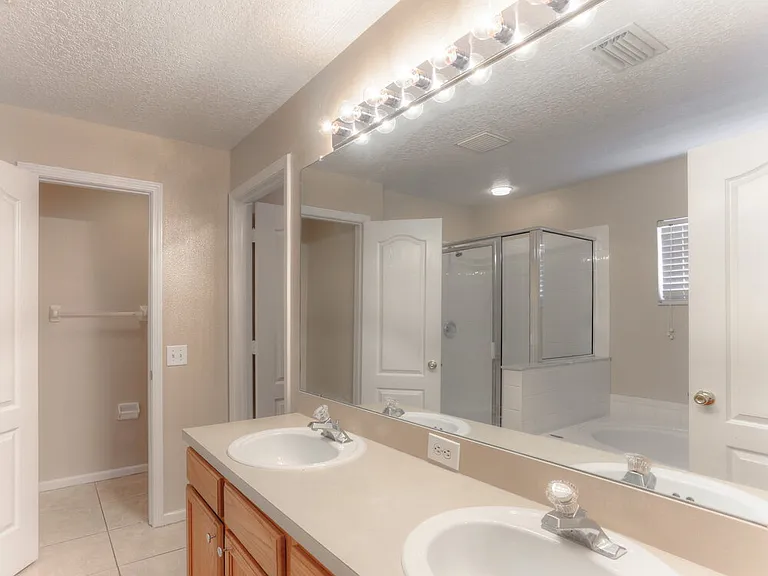 10422 Hunters Haven Blvd — Photo 12