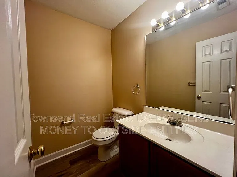 1027-2 Ancestry Dr — Photo 6
