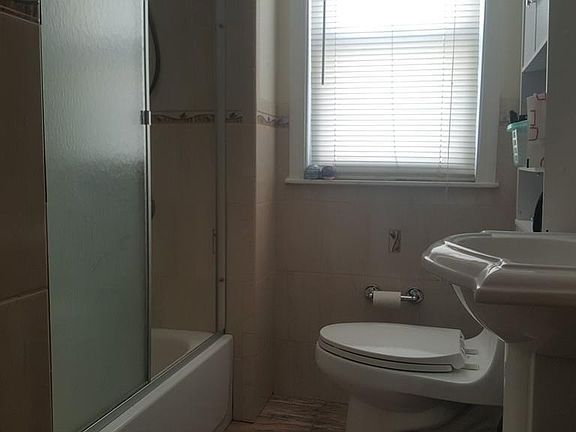 4th image of 72 Lawn Ave #2
