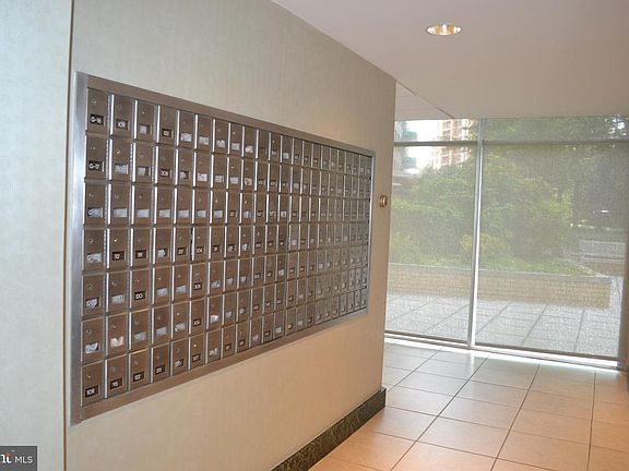 5th image of 10401 Grosvenor Pl APT 705