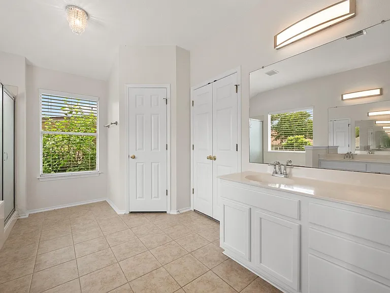17249 Sandwick Dr — Photo 21