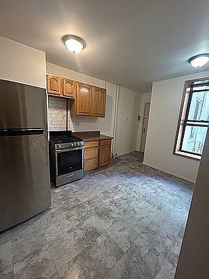 4th image of 42 Diamond St APT 7