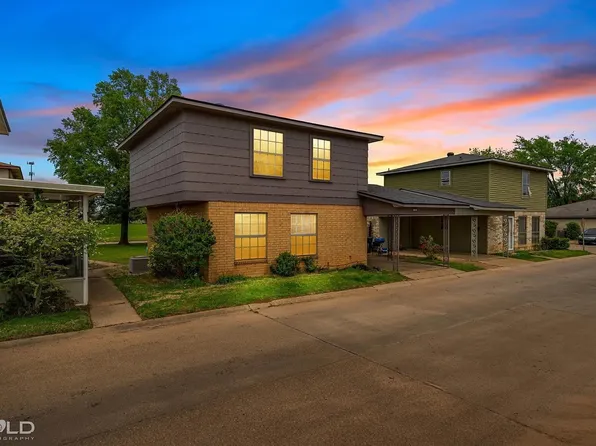 121 Carriage Square Dr, Bossier City, LA 71112