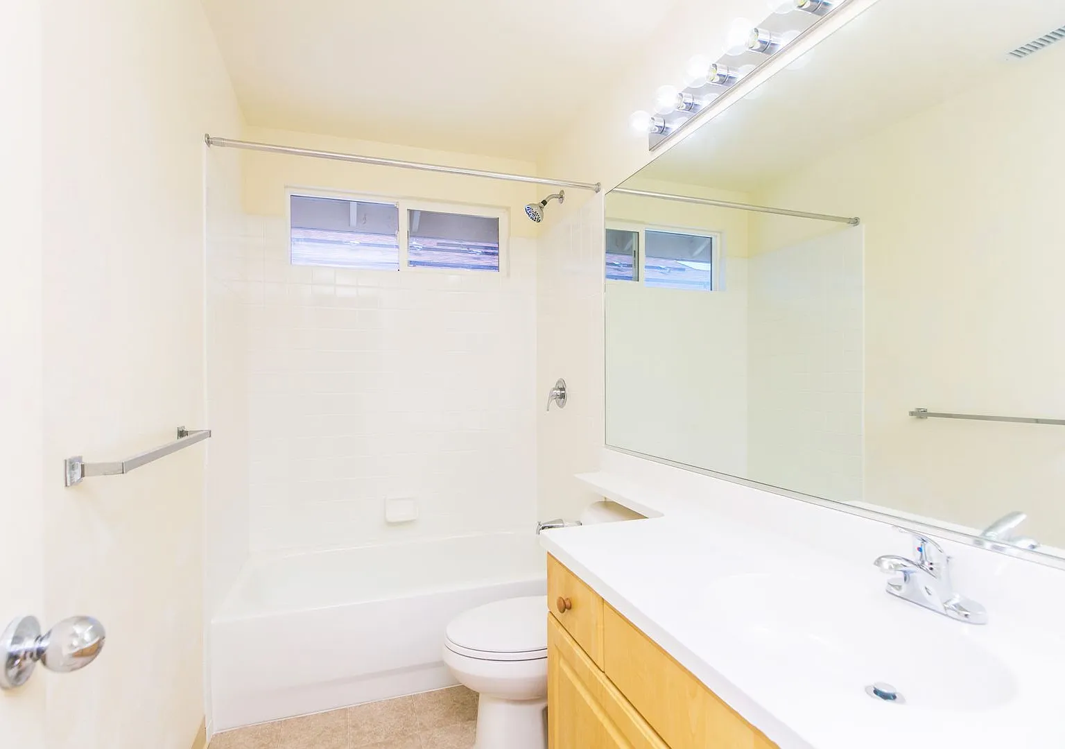 Pet Friendly Property Ocean Pointe: 3-bed, 2.5 bath single family home now available ! — Photo 3