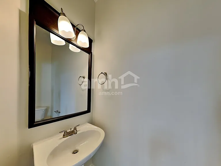 141 Claybrook Ln — Photo 8