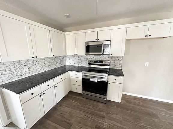 3rd image of 4309 Erie Dr