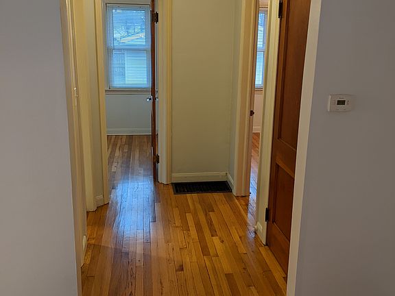 4th image of 916 Lindbergh St