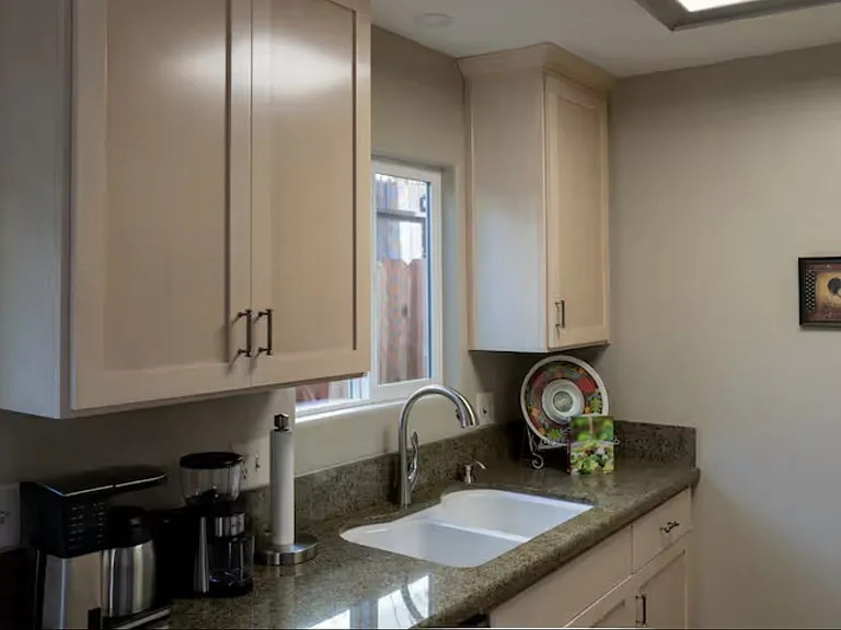 451 Mentone Ave #2 — Photo 3