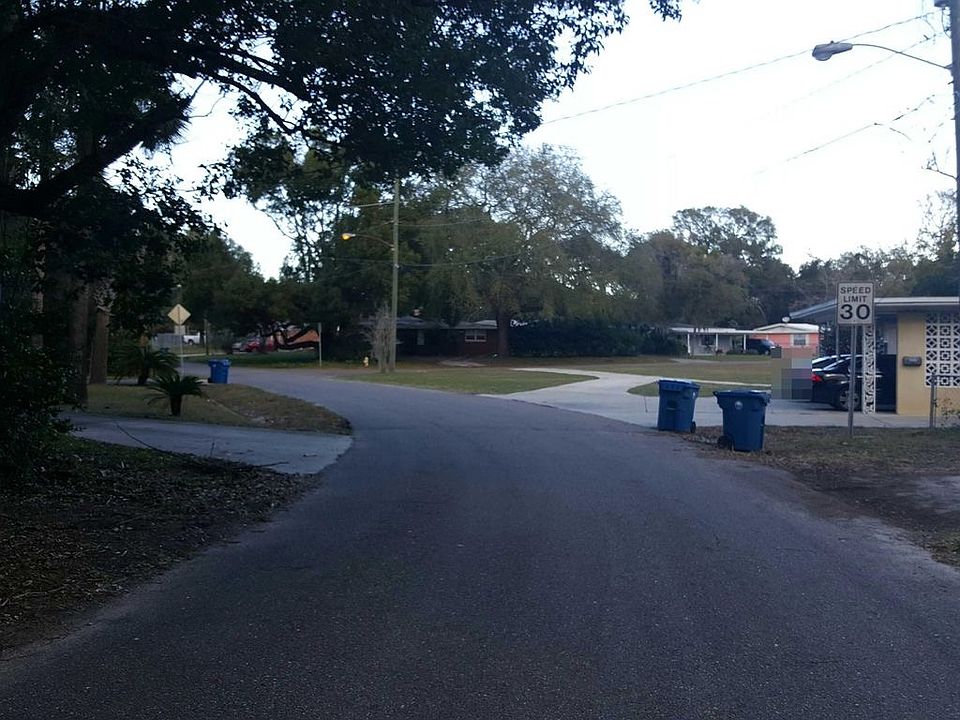 2nd image of 2224 Lake Lucina Dr