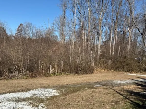 128 Oak Tree Dr #145, Mocksville, NC 27028