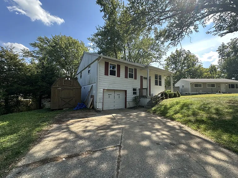 213 S Poplar Dr — Photo 30