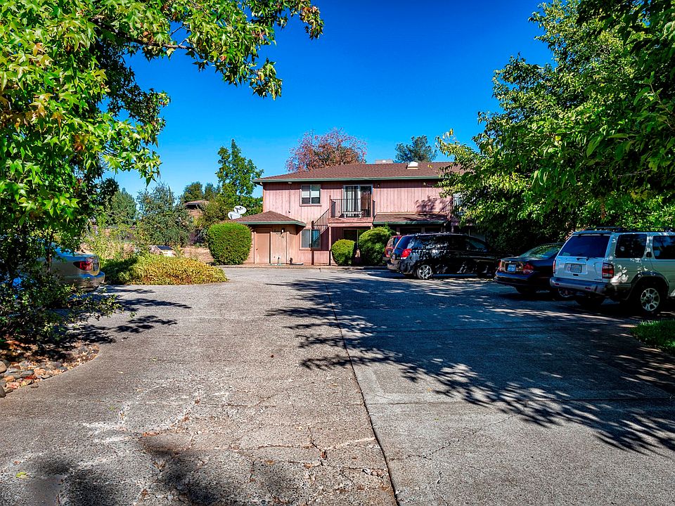 1674 Bramble Pl-Print-02