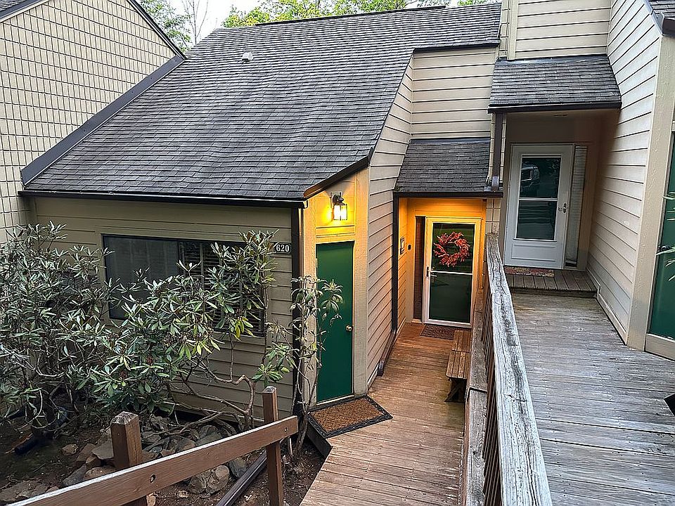 2nd image of 620 White Oak Dr #620
