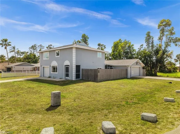 8247 Lake San Carlos CIR, FORT MYERS, FL 33967