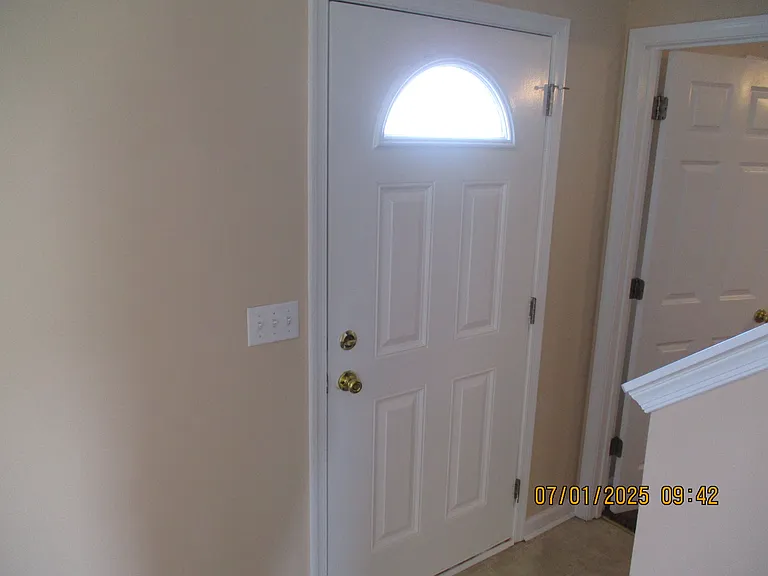 515 Leesburg Dr — Photo 3