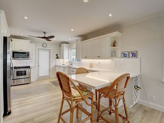 5th image of 1920 S Ocean Blvd APT D