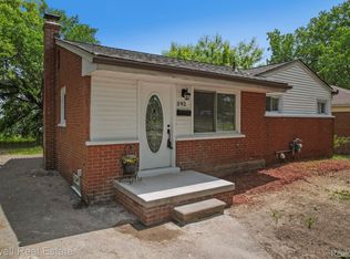 392 Linda Vista Dr, Pontiac, MI 48342