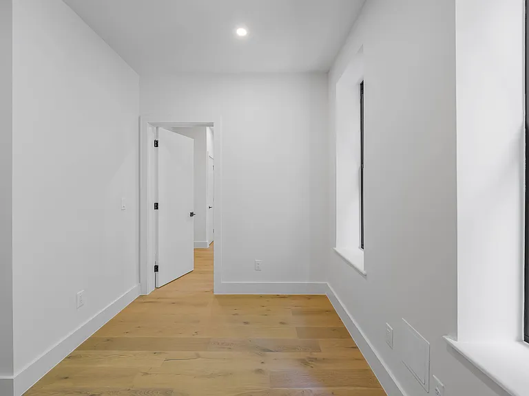 190 6th Ave #1R — Photo 9