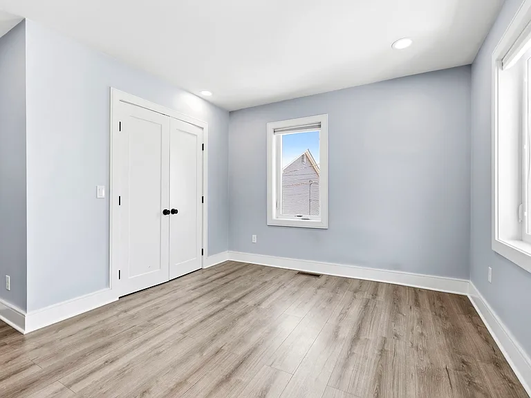 169 W 9th St — Photo 15