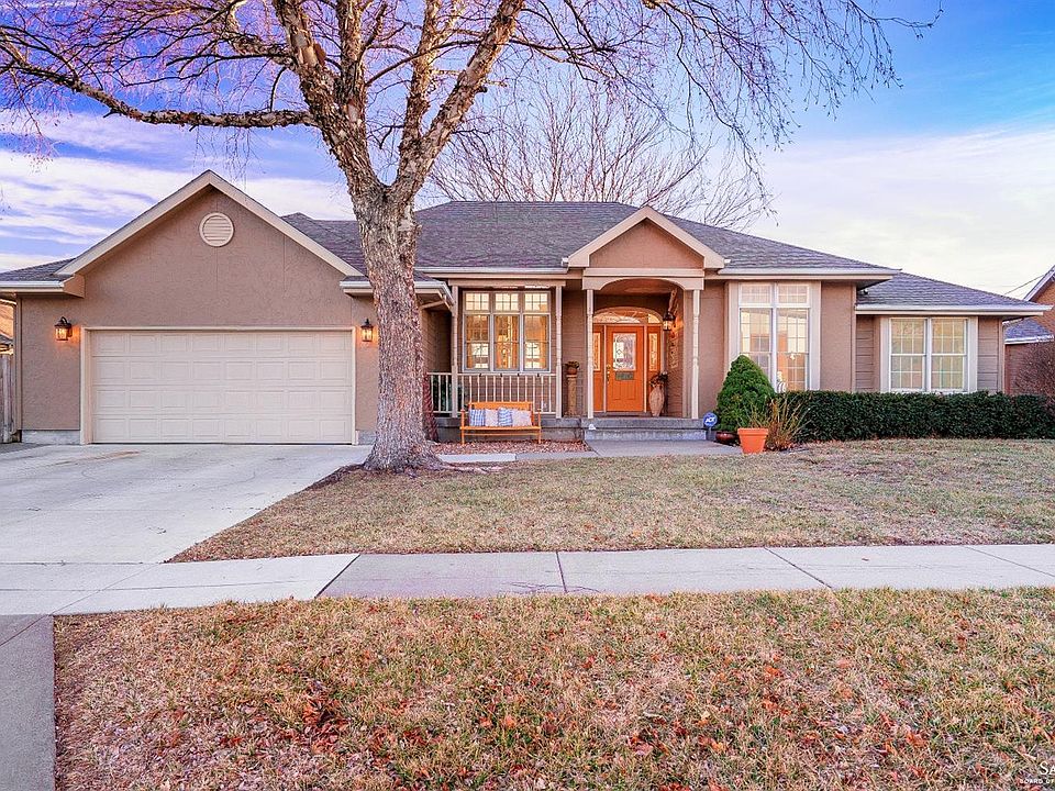 1st image of 2718 Deborah Dr