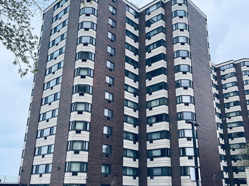 1st image of 7337 S South Shore Dr APT 504