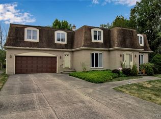 27 Woodside Ln, Depew, NY 14043