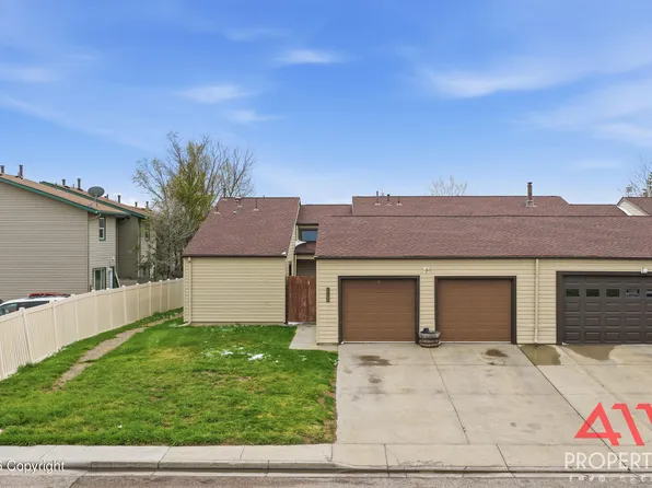 1128 E 9th St, Gillette, WY 82716