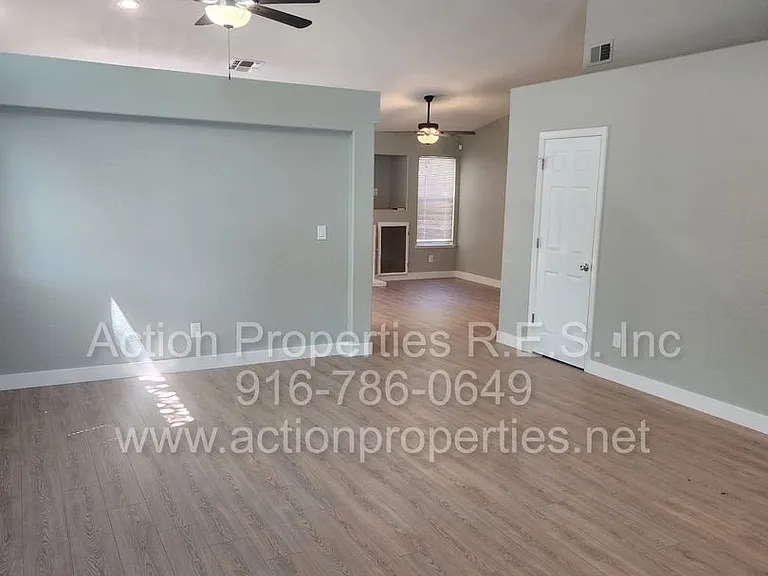 1057 Shenencock Way — Photo 5