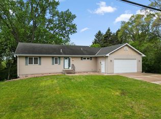 178 Minnesota Ave, Roseville, MN 55113