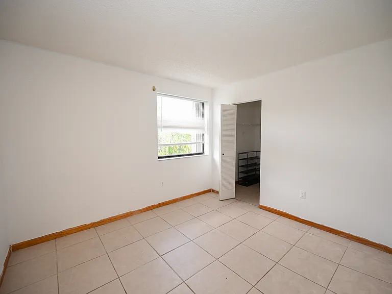 445 W Park Dr #203 — Photo 7