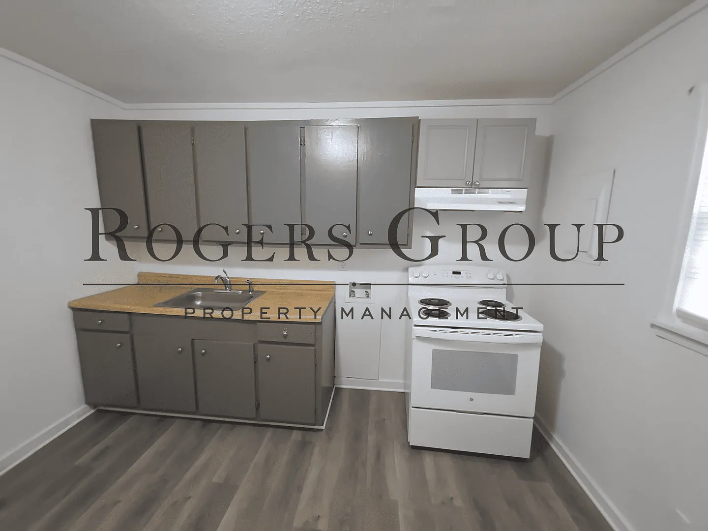#450 - 807-809 Hughes St Duplex — Photo 3