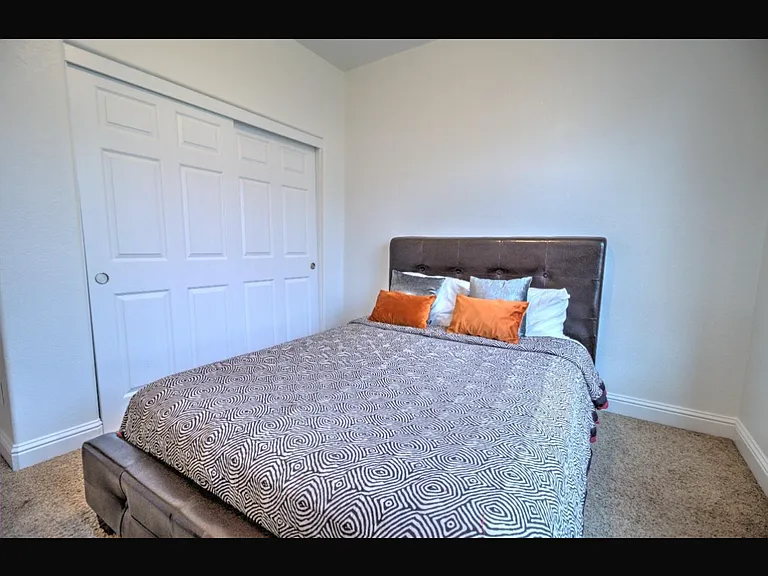 523 Danbury Pl — Photo 14