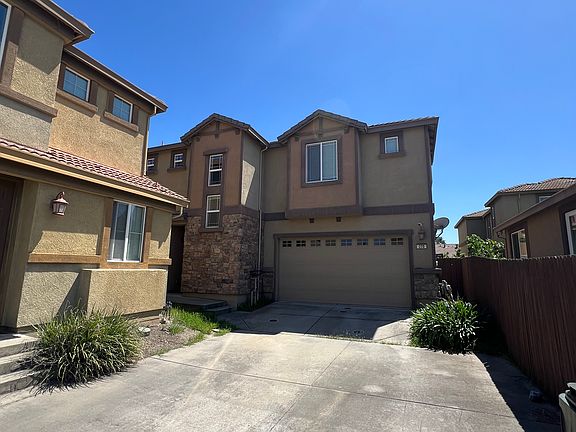 3rd image of 270 Caravaggio Cir