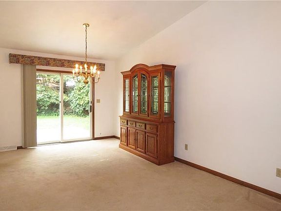 5th image of 239 Shelby Dr