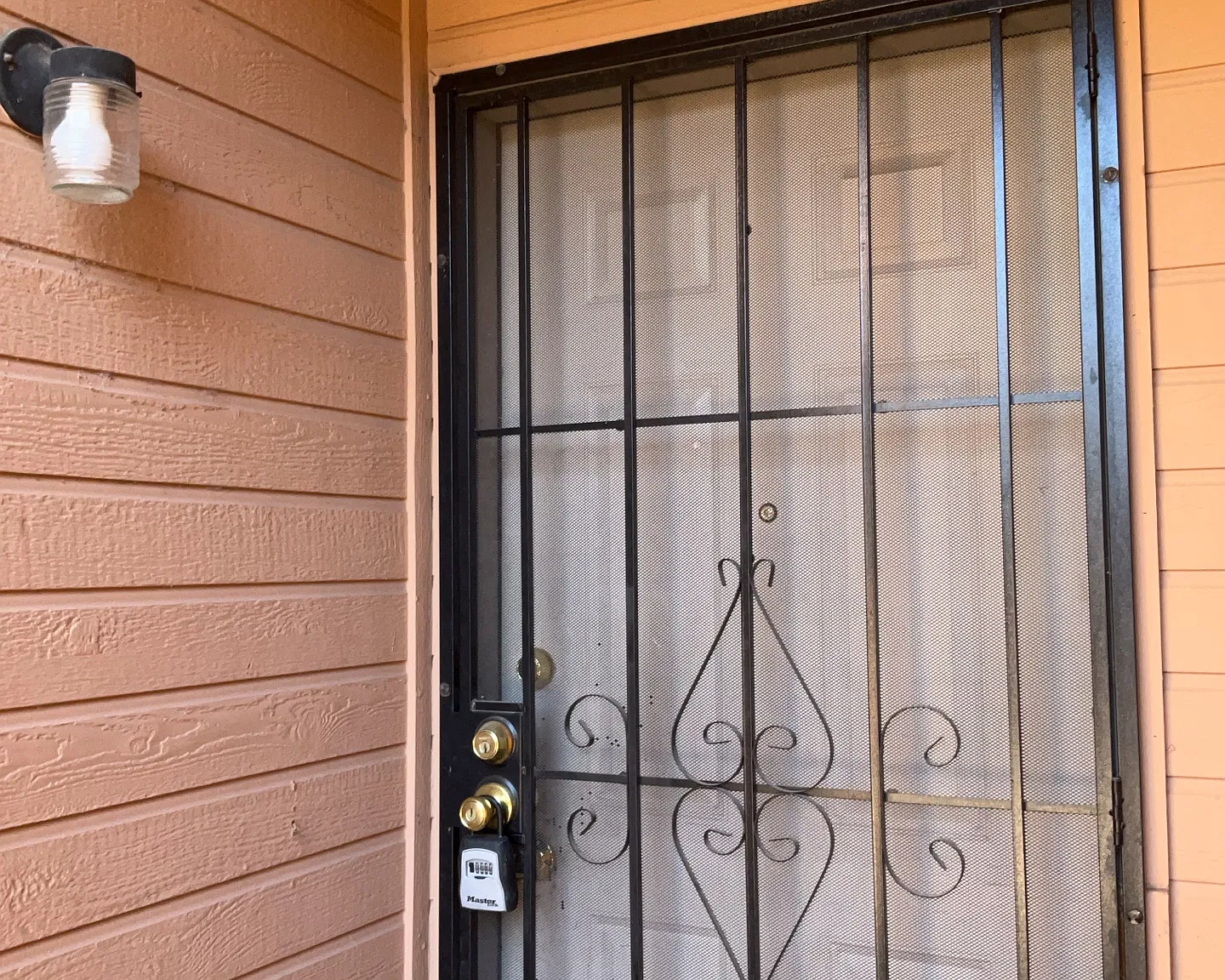 2 bedroom Condo,$1095.00 — Photo 2