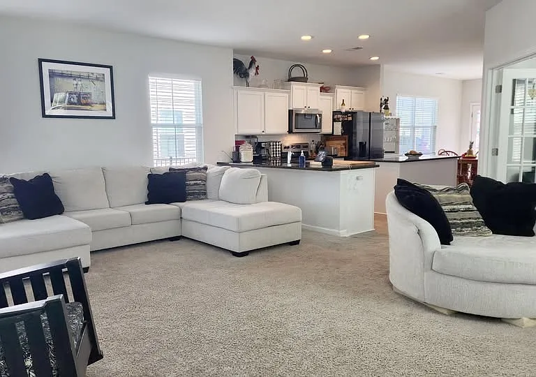 74 Garden Gate Ln — Photo 4
