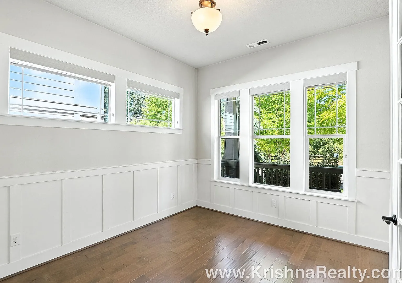 Beautiful 4 BD | 3BA | Home Office | Media Room | River Terrace Community! — Photo 3