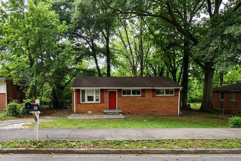 Building Photo - 324 Macedonia Rd SE