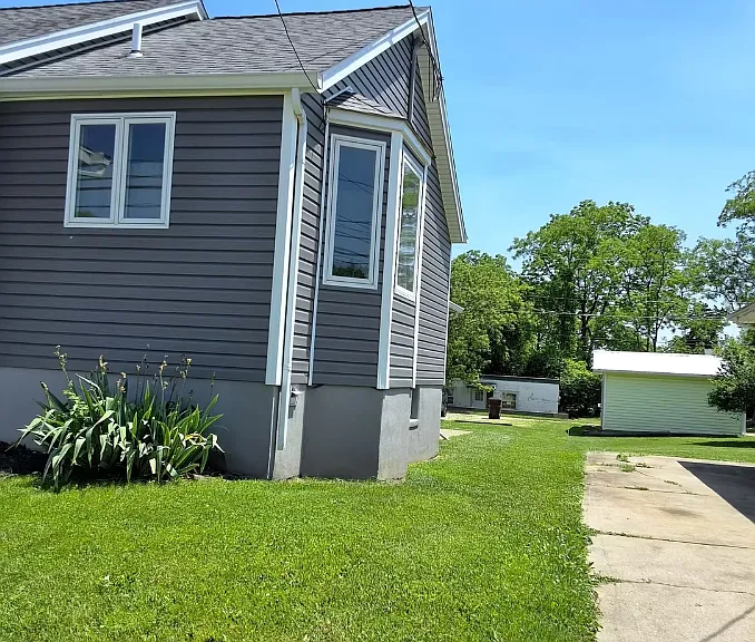 623 S College Ave — Photo 3