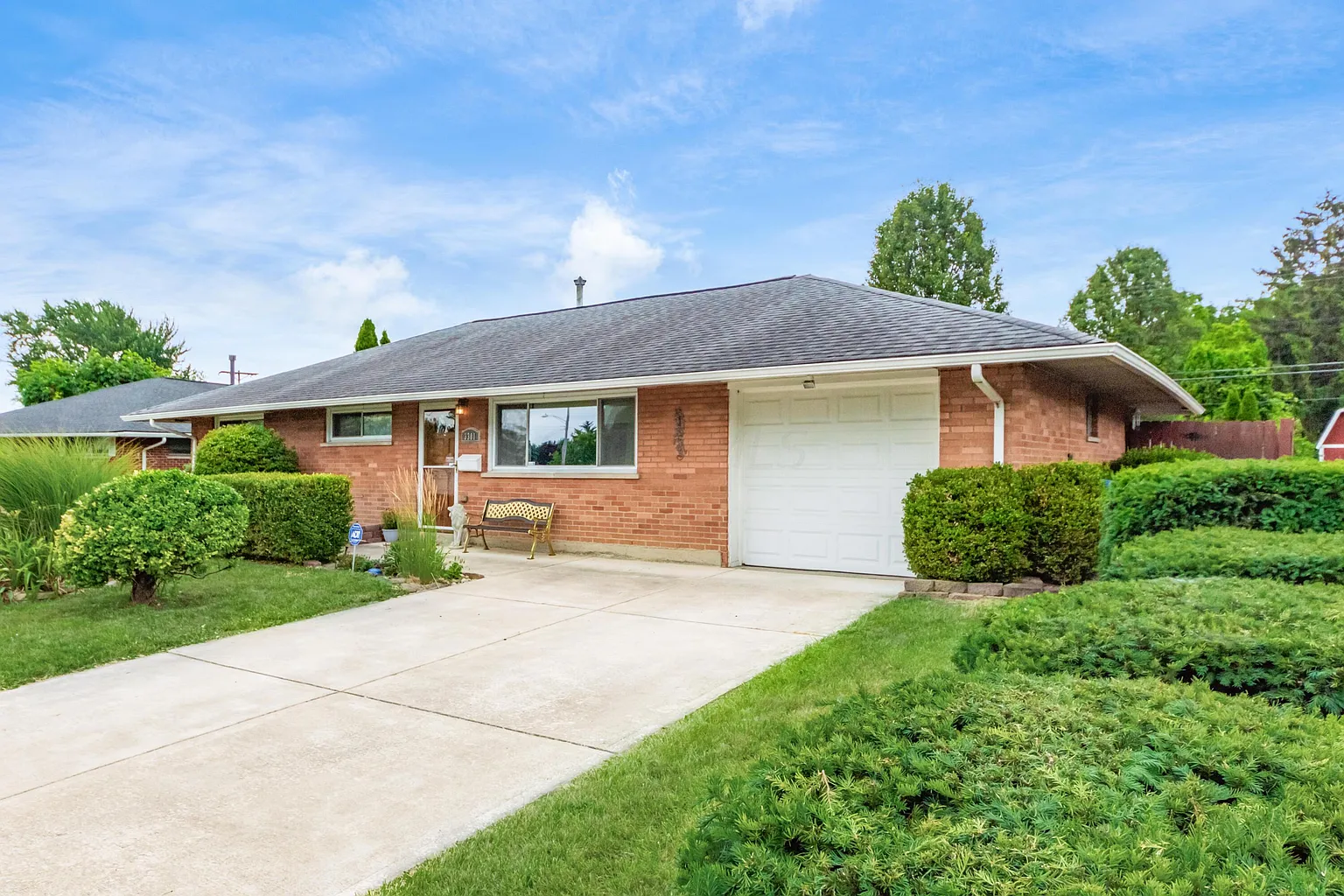 3301 Stephen Dr S photo 1