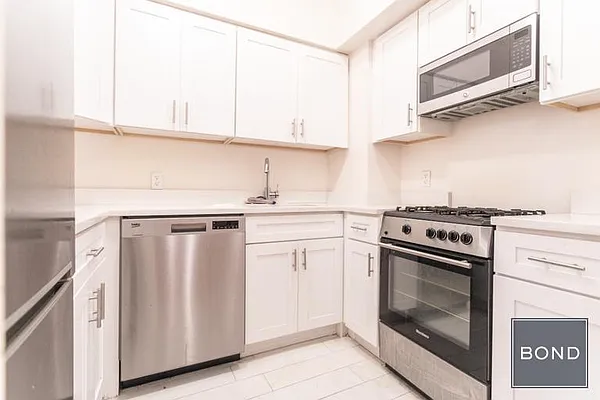 Rented by Bond New York | media 3