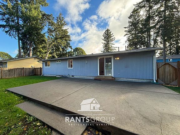 4th image of 825 Oakcrest St SE