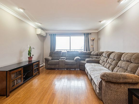 5th image of 5510 Lincoln Ave Unit 306