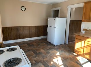 566 S Main St, Brattleboro, VT 05301